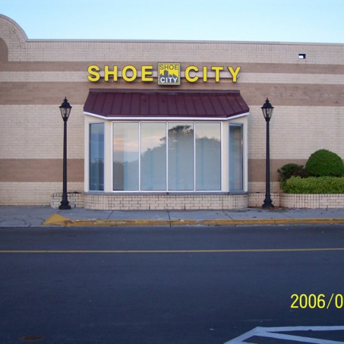 Shoe-City-Show-Window-Colonial-Heights-VA